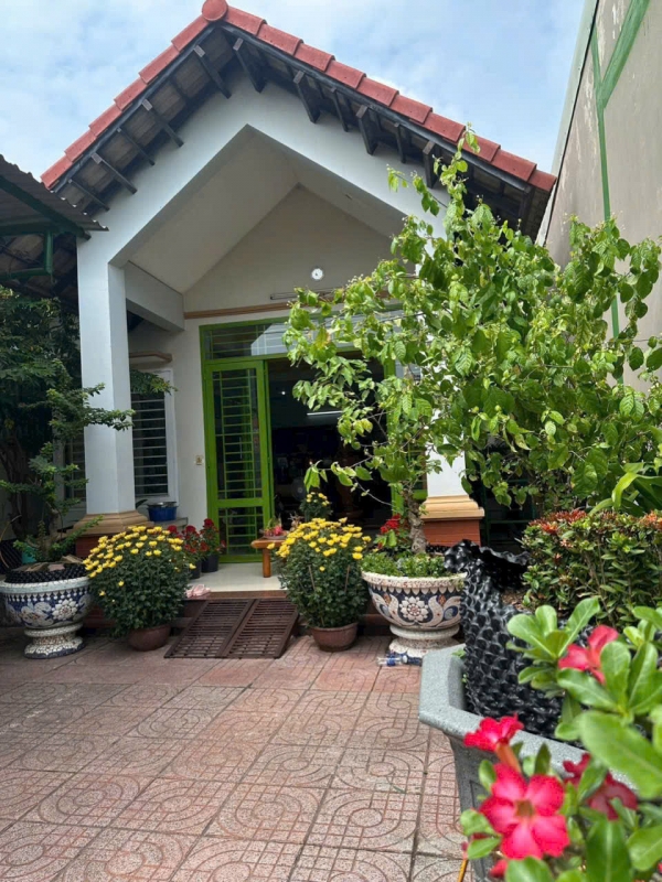 Nhà mặt tiền đường ĐT-742(Huỳnh văn Lũy ) cửa ngõ trung tâm thành phố mới...